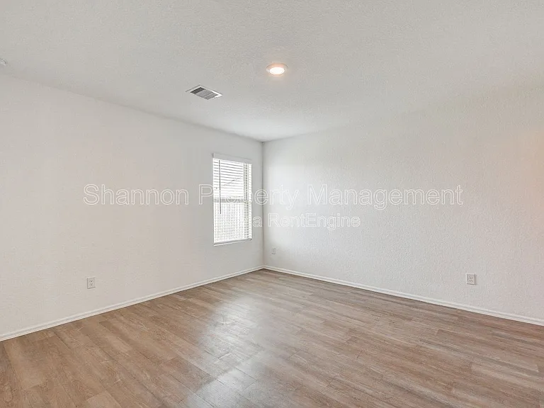 26735 Wilderye Cove Ln — Photo 10