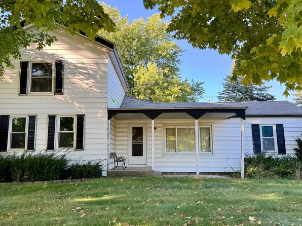 8075 Almont Rd, Almont, MI 48003