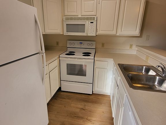 3rd image of 19820 NW 231st Dr APT 7