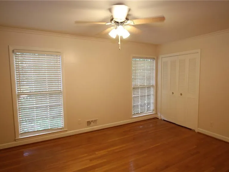 4690 Huntley Dr — Photo 15