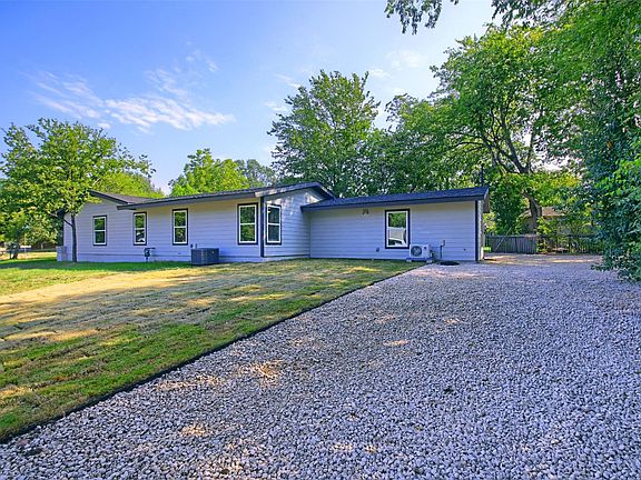 2nd image of 2101 Benwick Cir #B