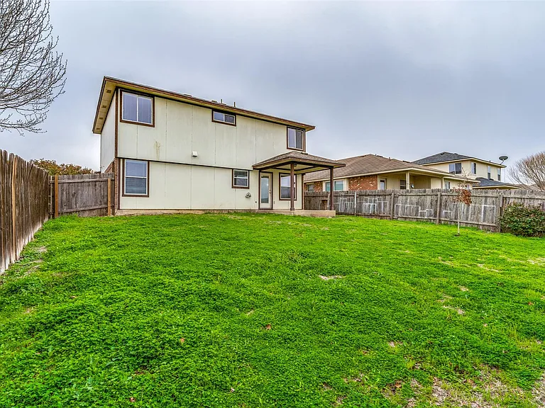 13620 Lyndon B Johnson St — Photo 25
