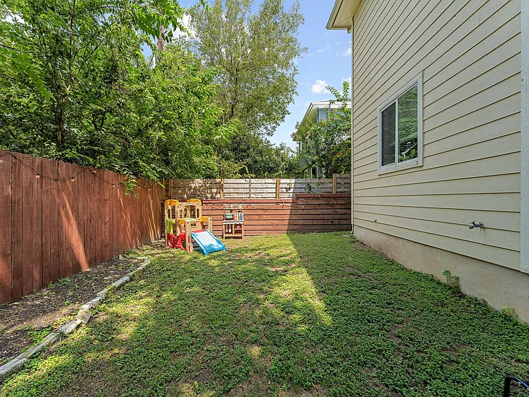 1821 Village Oak Ct — Photo 34