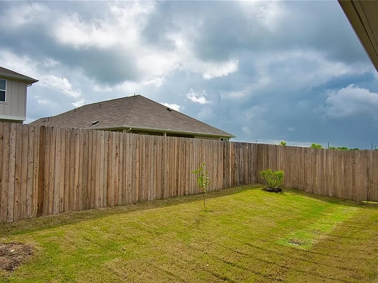 6410 Owl Creek Ln — Photo 19