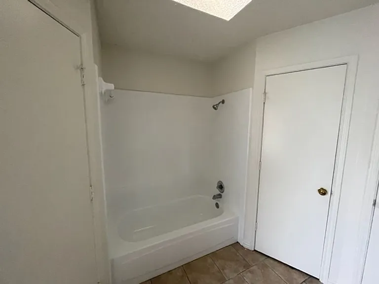 5800 Stone Meadow Ln — Photo 12