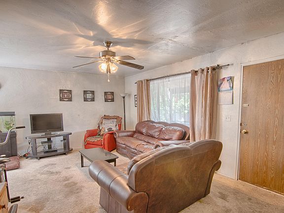 4th image of 1021 S 9th Dr