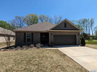 152 Summer Pointe Ln NW, Madison, AL 35757