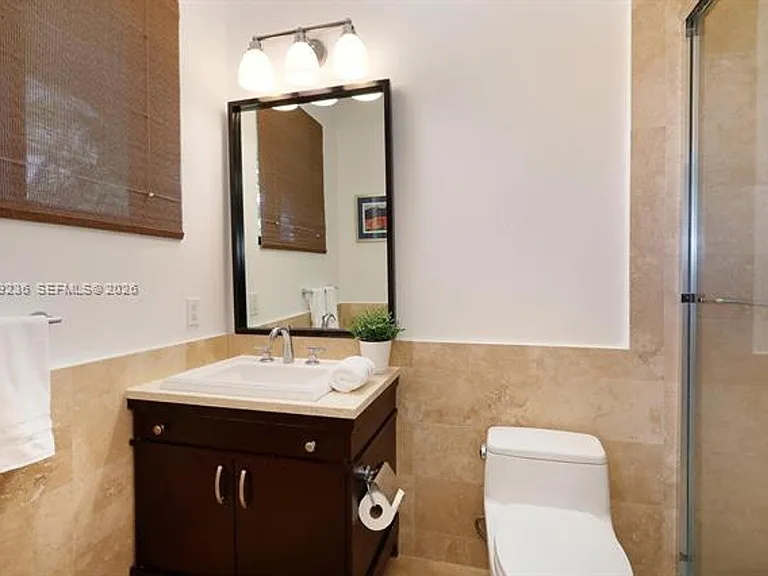 3425 Alhambra Cir — Photo 37