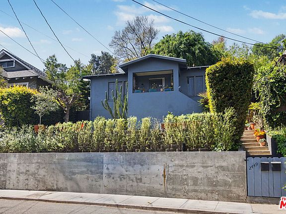 2nd image of 2449 Riverside Pl