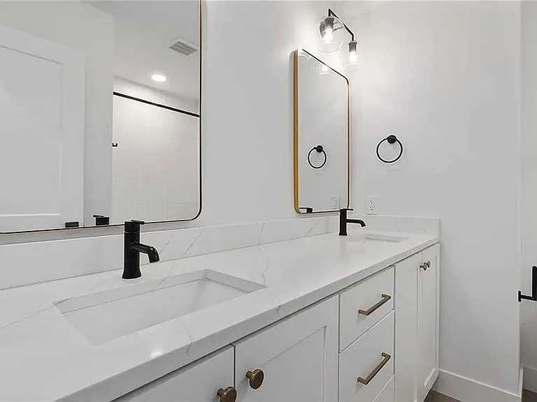 8105 Rosewood Dr — Photo 18