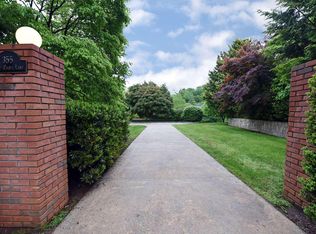 355 Lake Point Ln, Hiawassee, GA 30546