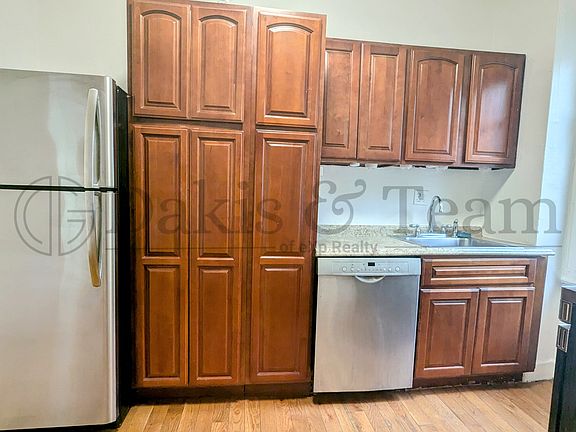 4th image of 21-05 33rd St #4B
