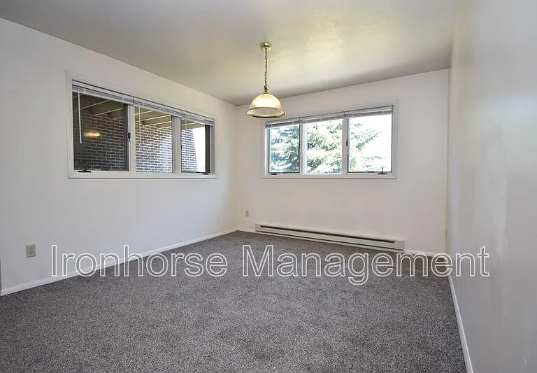 813 W Villard St #71 — Photo 10