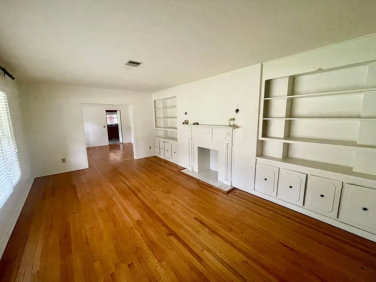 410 E Gov St — Photo 7
