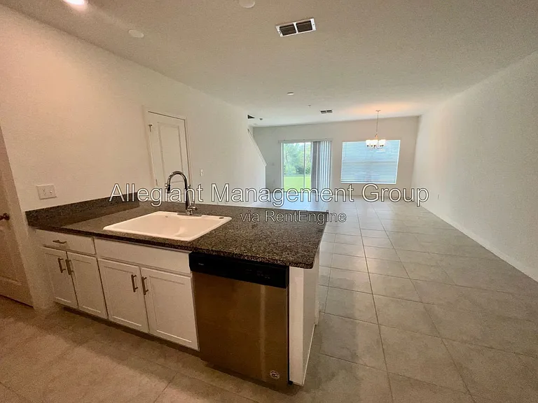 3805 Hampton Chase Ln — Photo 5