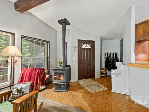 29 Rising Ln, Cascade, ID 83611