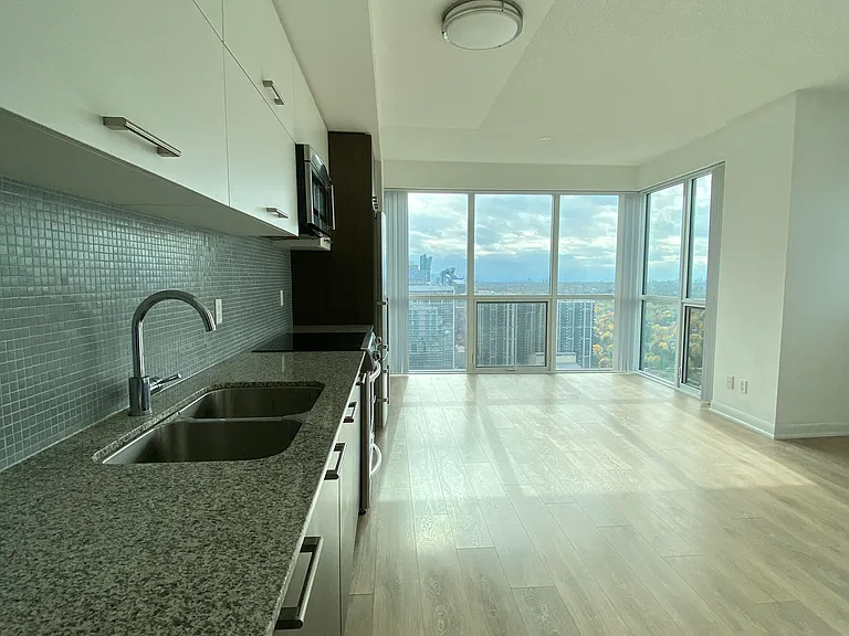 5162 Yonge St #3612 — Photo 8