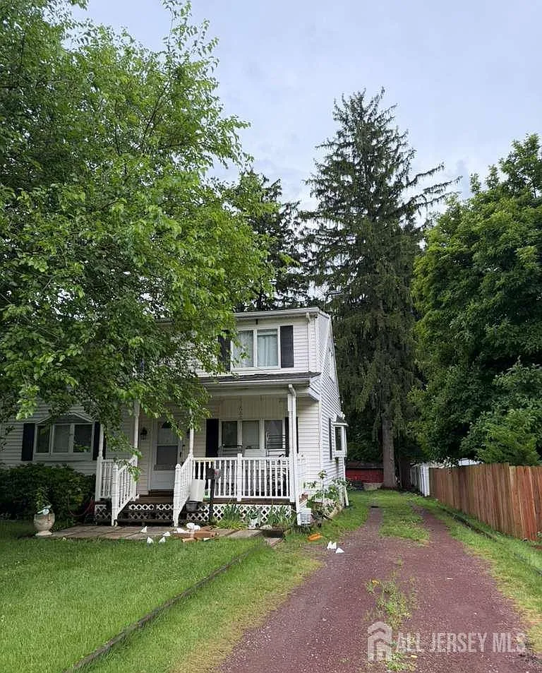 3 bed, 2.5 bath, 1566 sqft, $3,000 — Photo 2