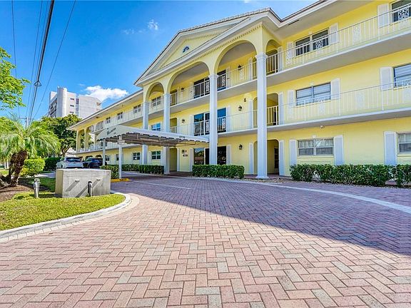 3rd image of 4770 Bayview Drive #311