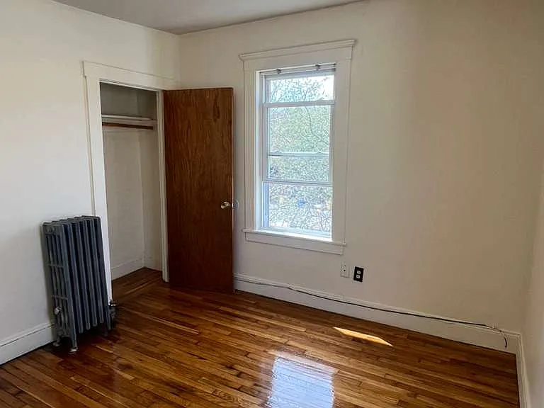 827 Hyde Park Ave — Photo 14