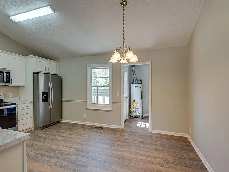 4908 Deerhaven Dr — Photo 8