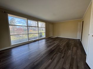 4203 Buckingham Dr, Rockford, IL 61107