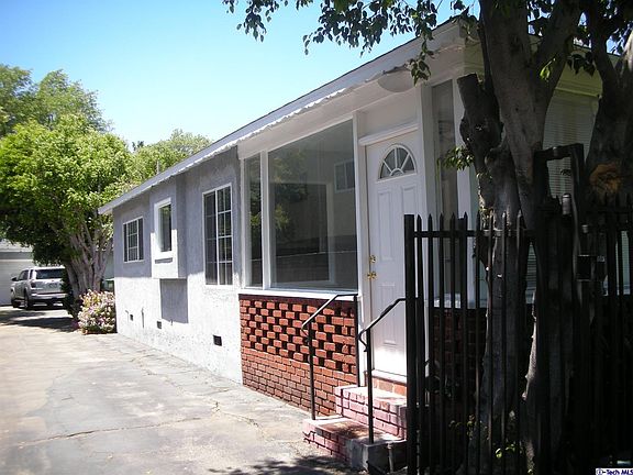 2nd image of 6017 Whitsett Ave