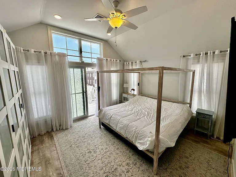 235 Sherman Ave — Photo 11