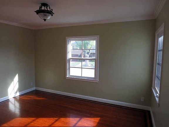 4th image of 1500 Nadina St