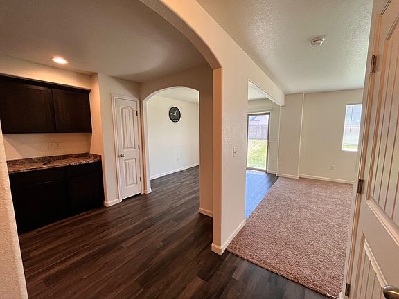3rd image of 522 Foxtail Pl