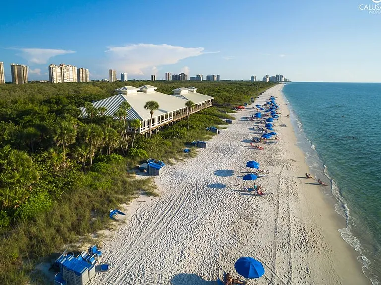 Private beach club for renters