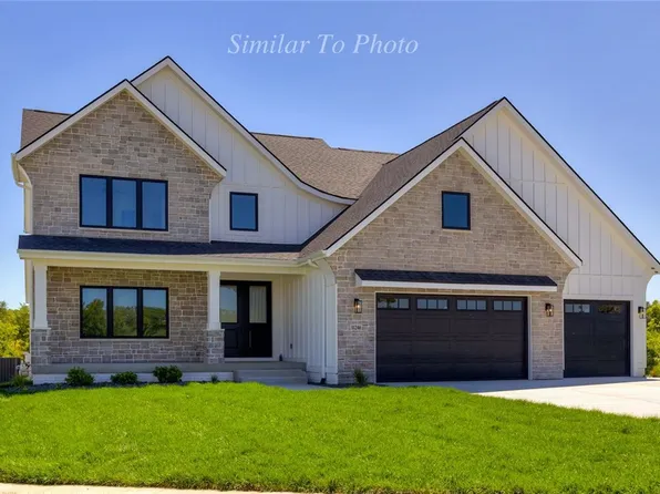 8035 NW 106th Ct, Johnston, IA 50131