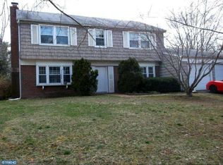 2 Endwell Ln, Willingboro, NJ 08046