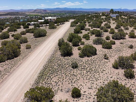 3rd image of 3 County Rd