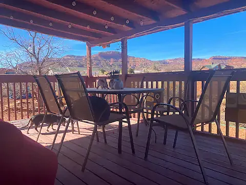 348 W Kanab Creek Dr
