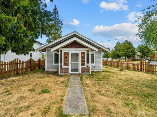 2033 L Avenue, Anacortes, WA 98221