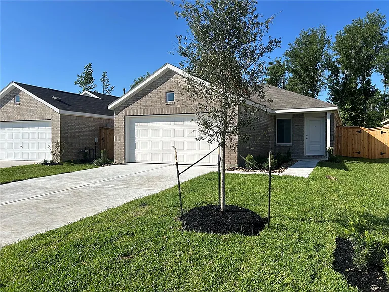 934 Capracotta Dr — Photo 2