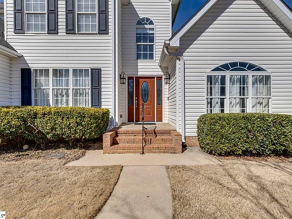 3rd image of 116 Summer Hill Rd