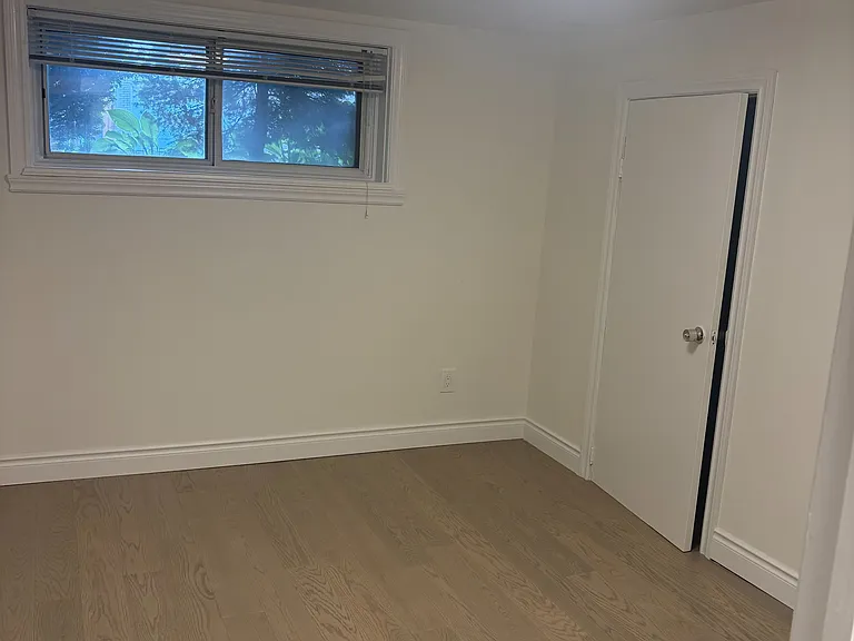 150 Codsell Ave #BASEMENT — Photo 6
