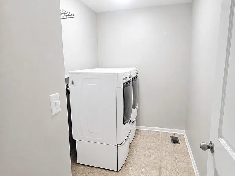 1145 Adagio Dr — Photo 10