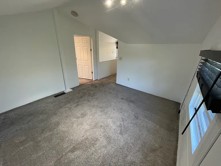 210 8th St SE — Photo 19