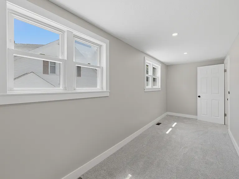 19 1/2 Balcom St #1 — Photo 8