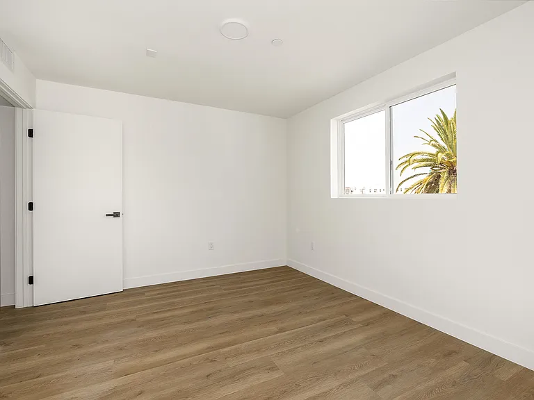 5351 Virginia Ave — Photo 15