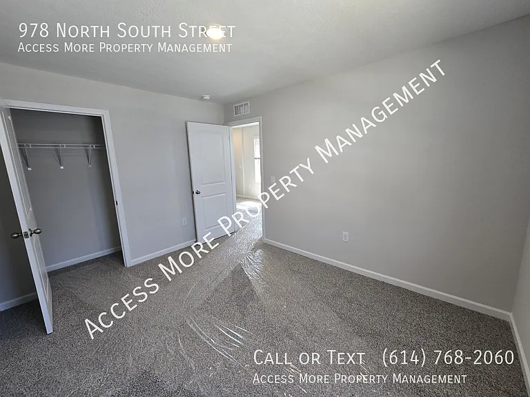 978 N South St — Photo 25
