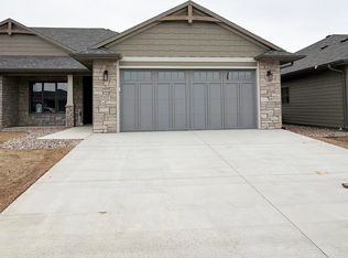 7107 E Copper Stone Cir, Sioux Falls, SD 57110