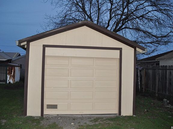 3rd image of 308 S Wagner Ave