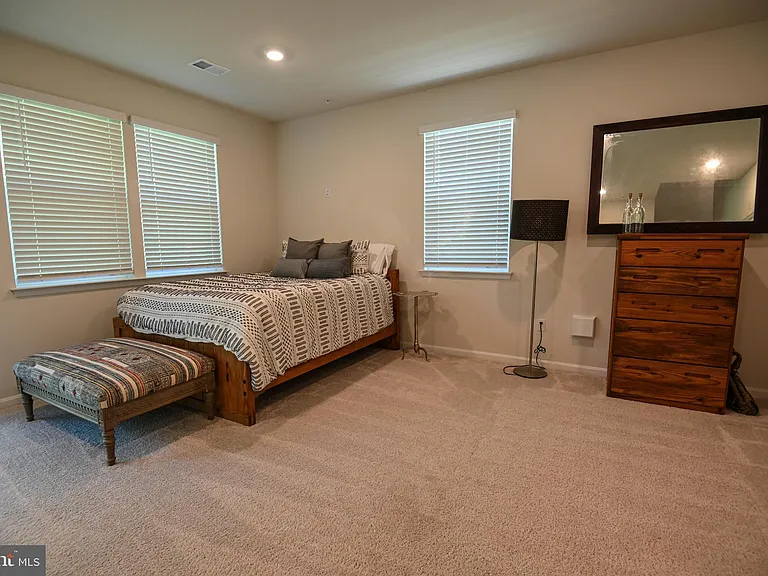 2047 Hinshaw Dr — Photo 7