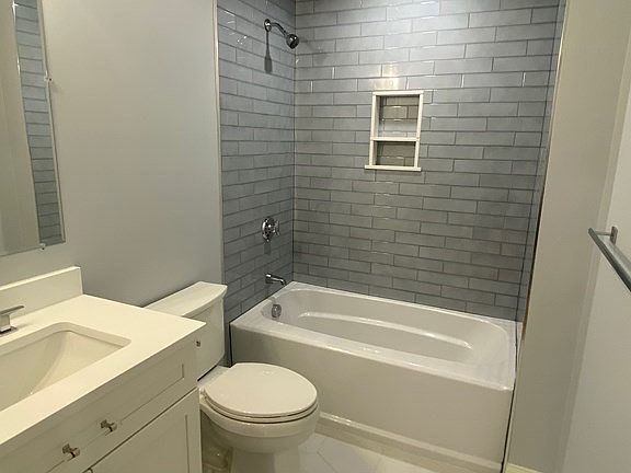 5th image of 101 Pleasant St #3