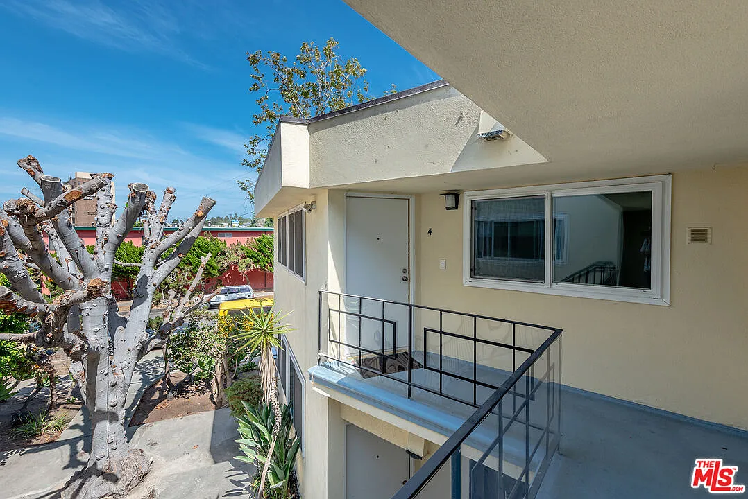 3 bed, 2.0 bath, 1500 sqft, $4,000 — Photo 4