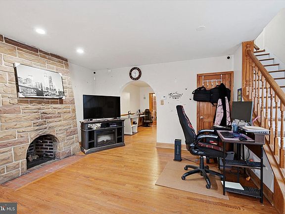 2nd image of 180 Saint Laurence Rd
